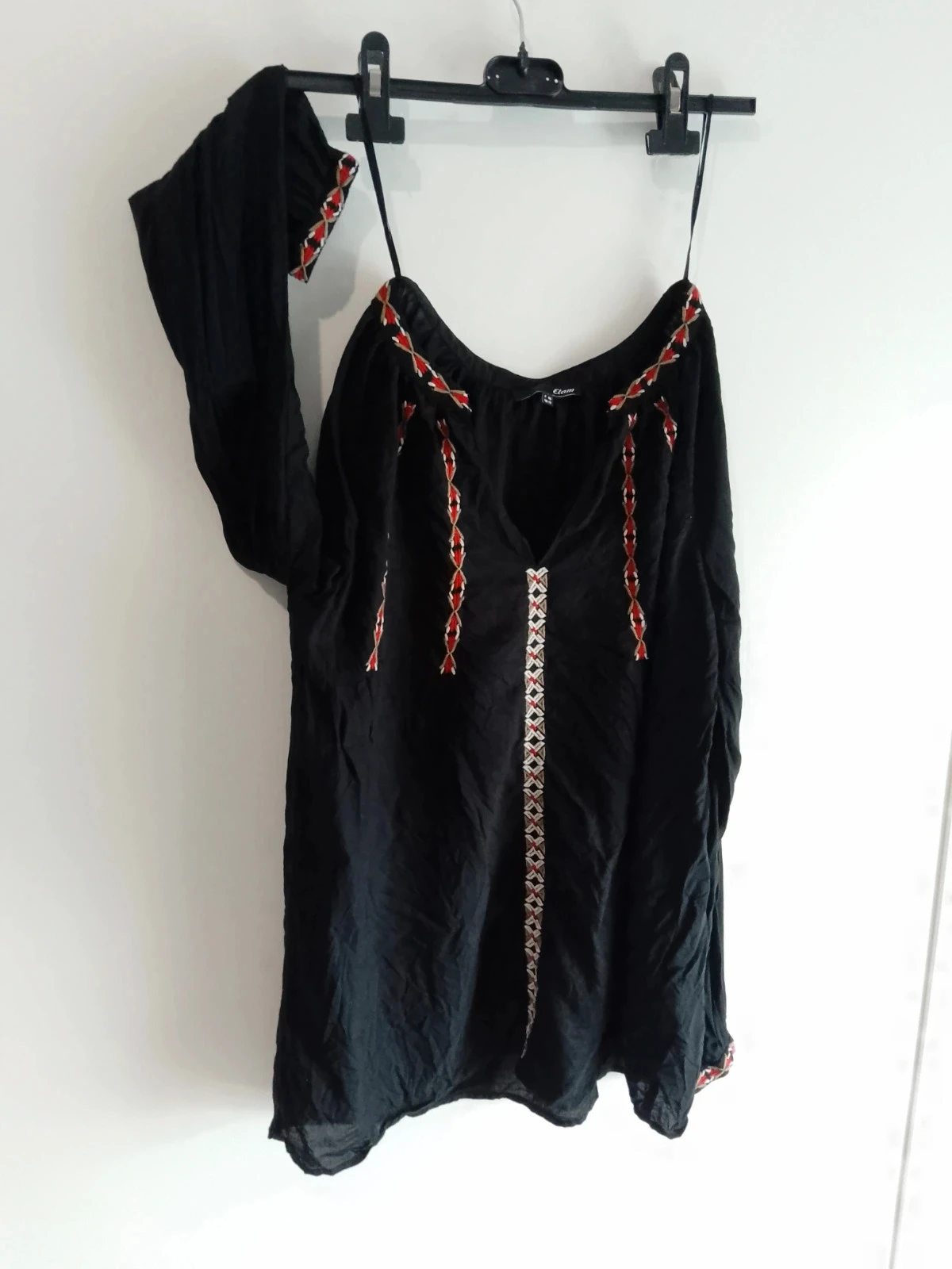 Jolie tunique noire taille 40